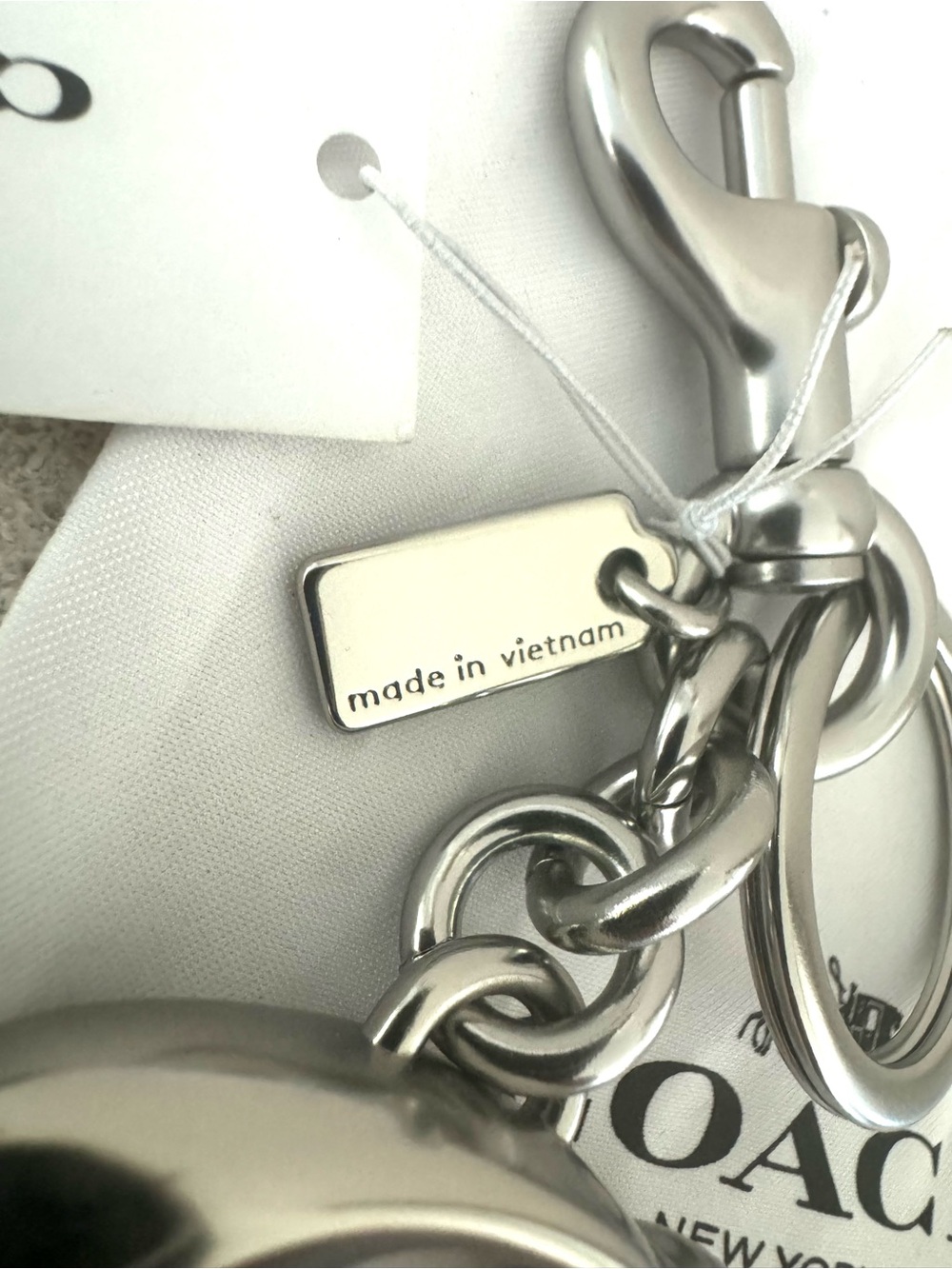 COACH NWT Silver C Bag Charm Keychain Purse Charm Gift Giftable - Picture 5 of 7
